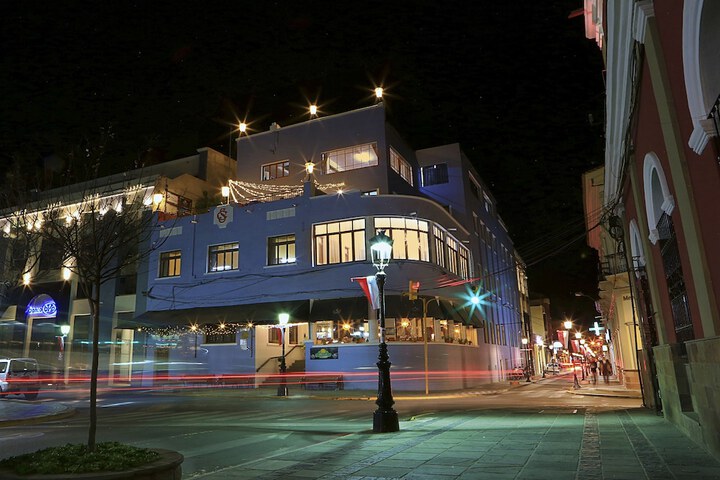 Macondo De Pizza Pazza Hotel RestoBar