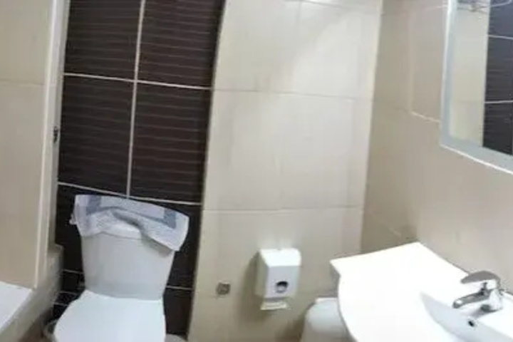 Room 2 of 2