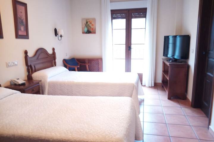 Room 3 of 25