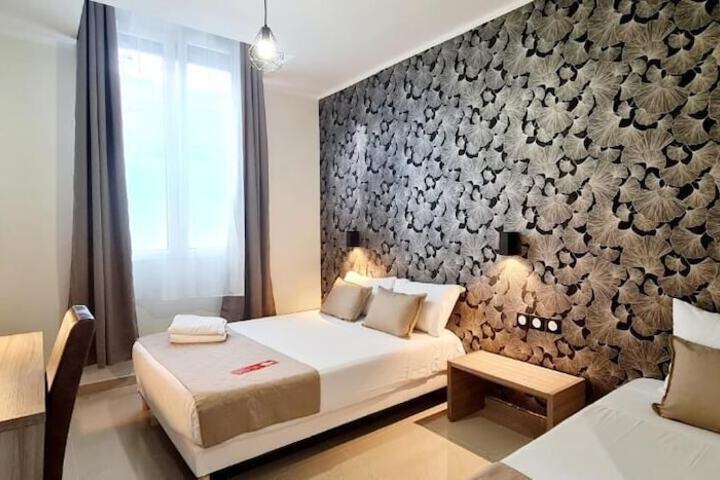 Room 3 of 28