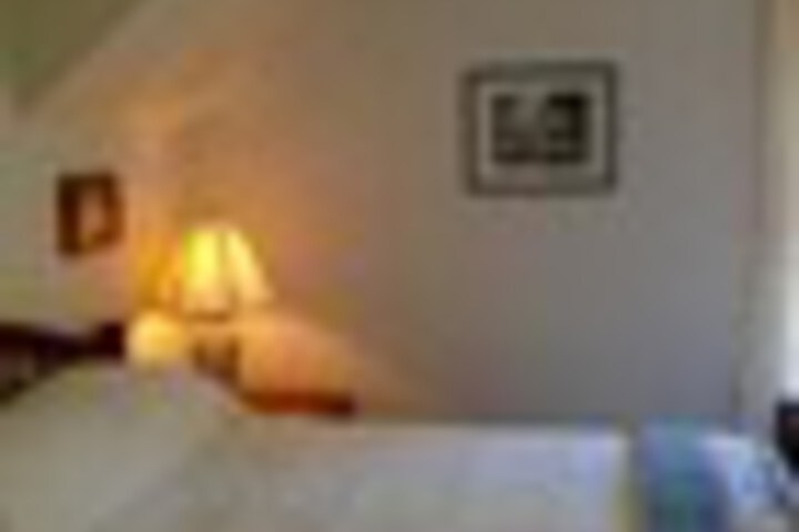 Room 8 of 162