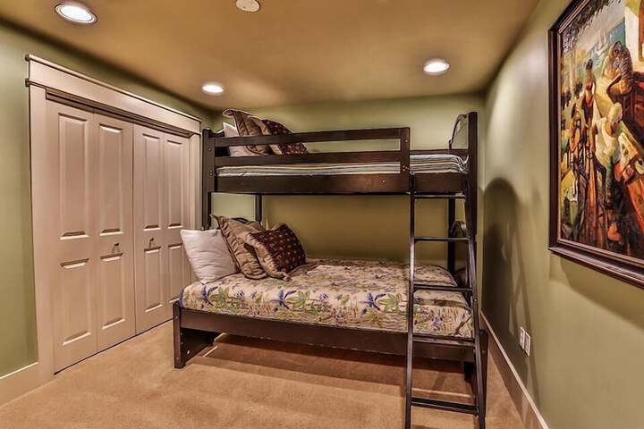Room 5 of 29