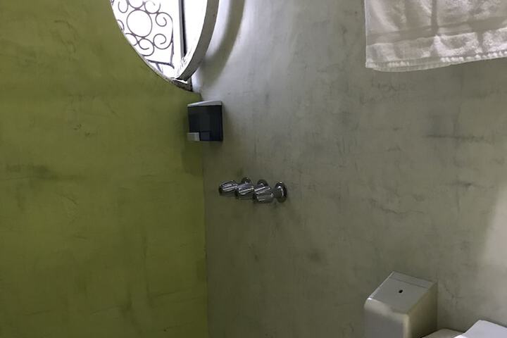 Room 15 of 26