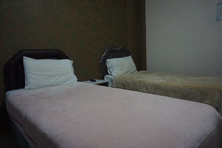 Room 11 of 22
