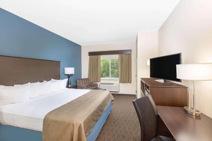1 King Bed Mobility Accessible (8 of 8)
