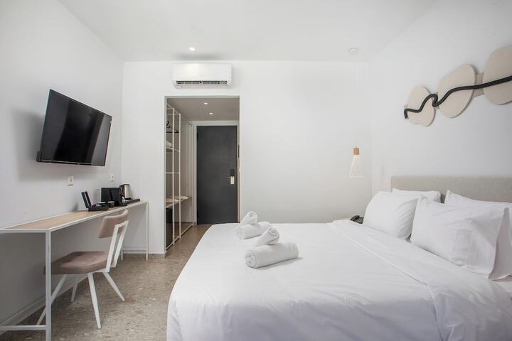 Room 25 of 86