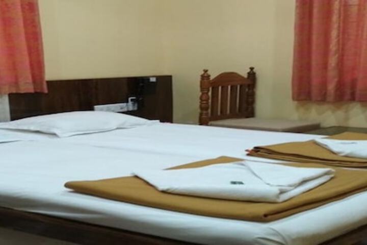 Room 6 of 26