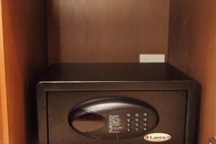 Room 19 of 53