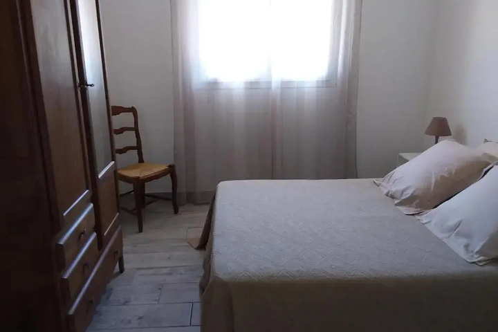 Room 6 of 15