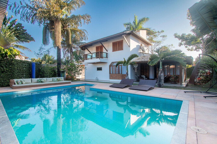 Pool 13 of 45