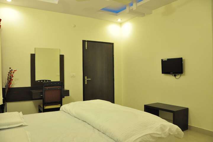 Room 5 of 36