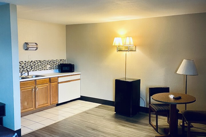 2 Double Beds (11 of 12)