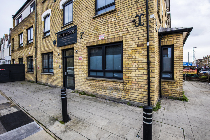 Fast Wifi 8 Tube 8 Parking