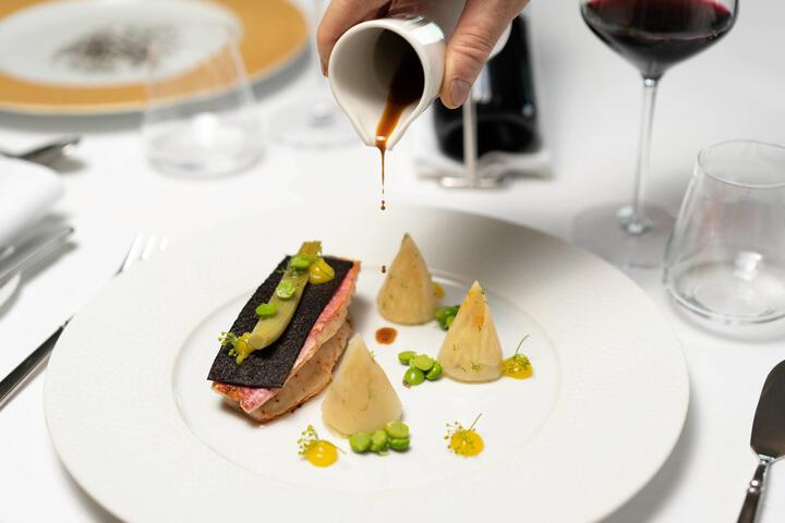 Dining 26 of 75
