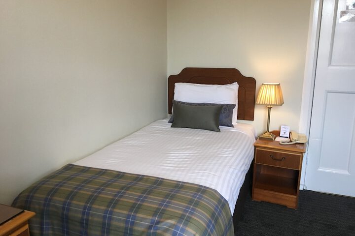 Room 16 of 144