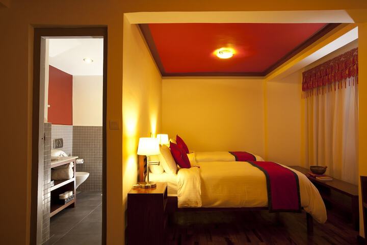 Room 8 of 82
