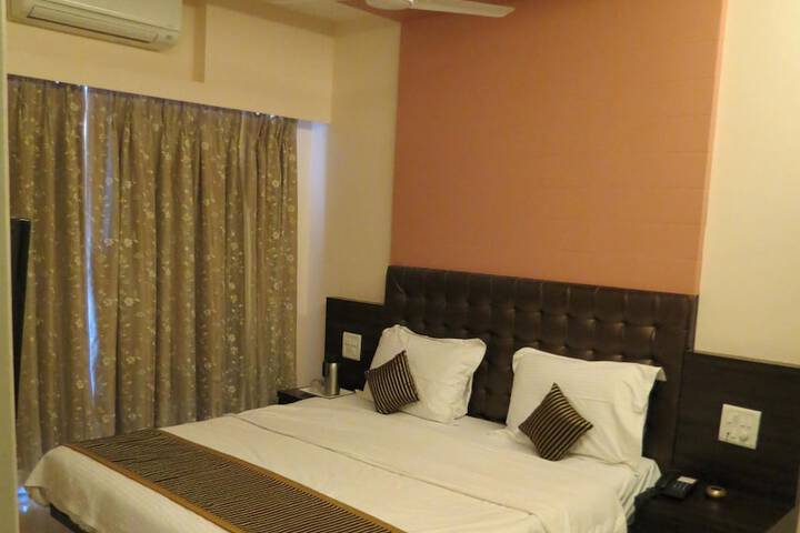 Room 8 of 24