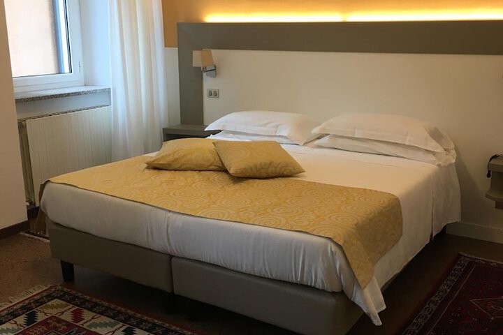 Room 8 of 59