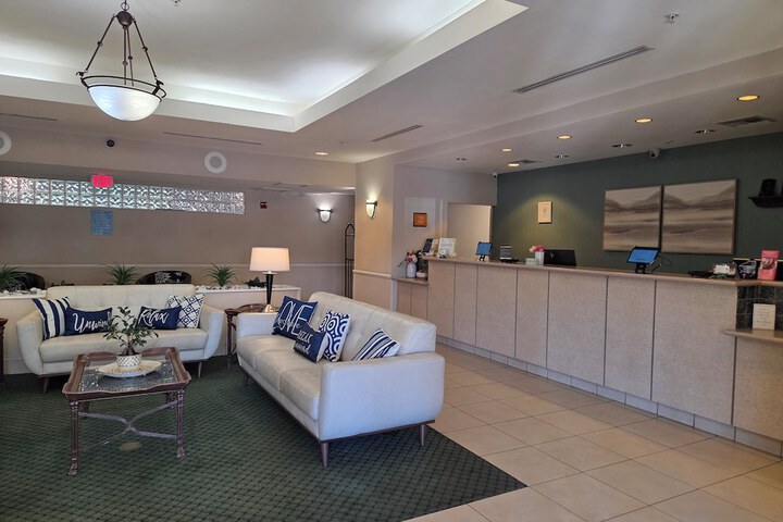 Entrance & Lobby