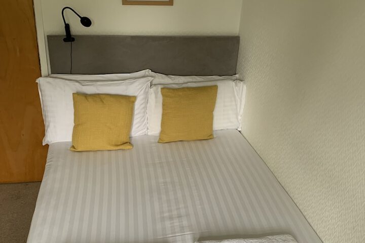 Room 32 of 95
