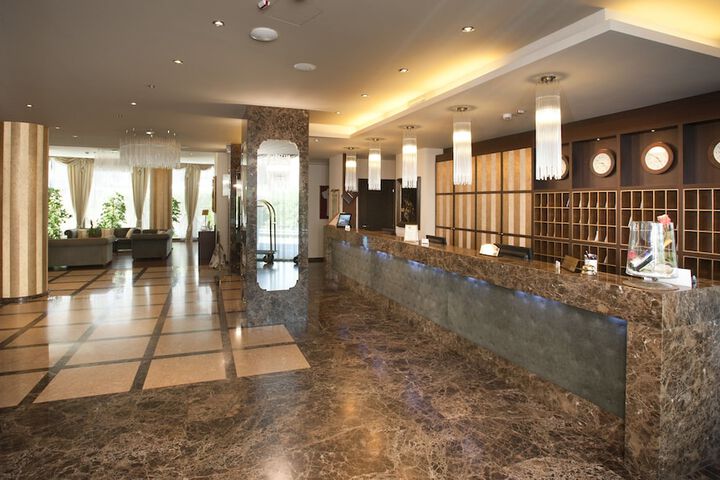 Hotel Interior 7 of 81
