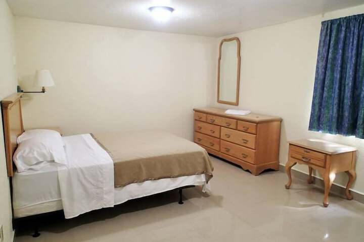 Room 10 of 24