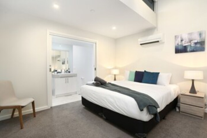 Room 16 of 18