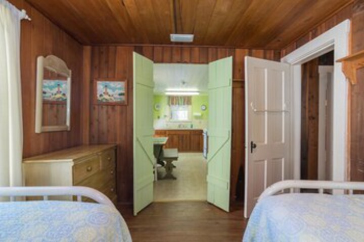 Room 28 of 45