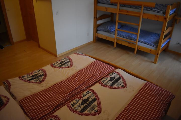 Room 15 of 40