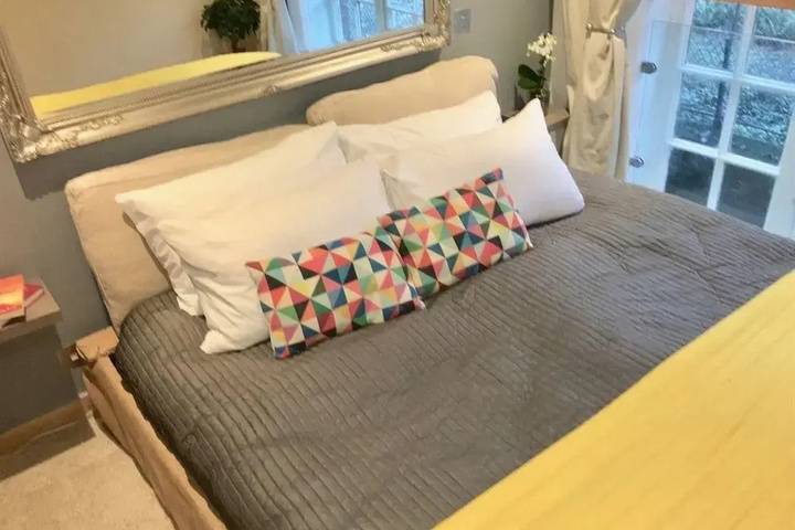 Room 2 of 13
