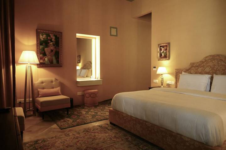 Room 13 of 97