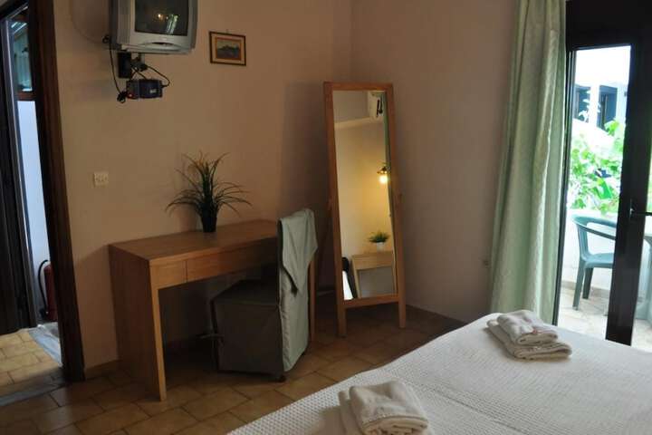 Room 27 of 41