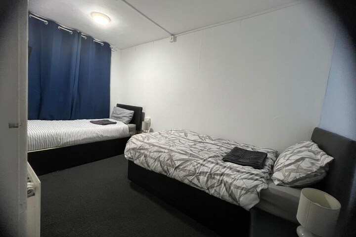 Room 27 of 44
