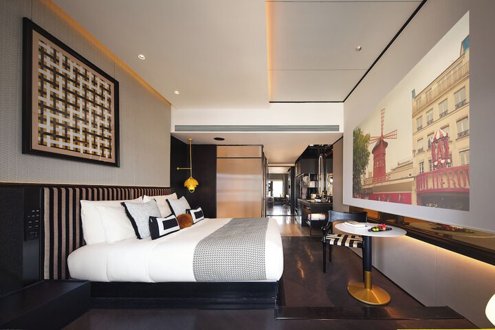 Room 15 of 38