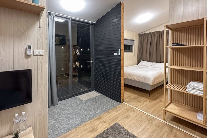 Room 3 of 43
