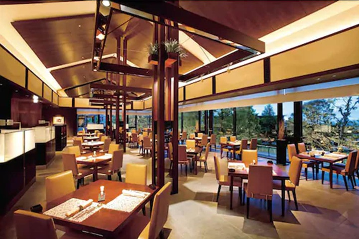 Dining Photos