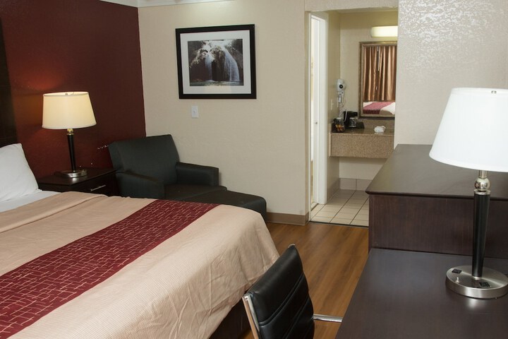 2 Rooms Suite 2 Double Beds Kitchen (10 of 14)