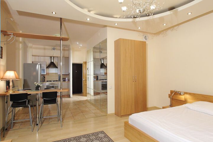 Room 8 of 101