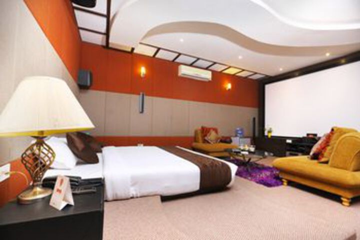 Oyo 10952 Maple Inn