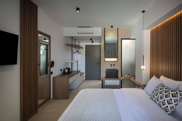 Room 11 of 43