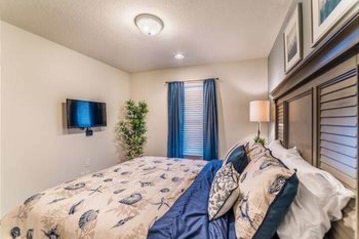 Room 3 of 10