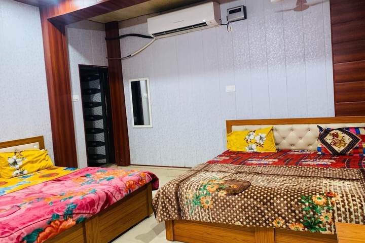 Room 5 of 20