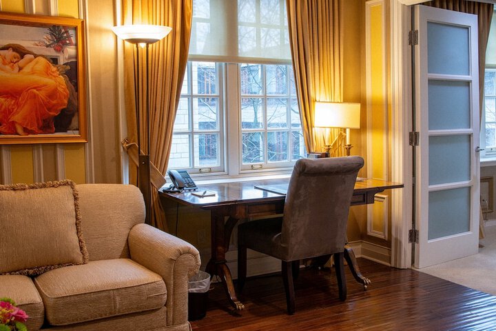 Room 26 of 61