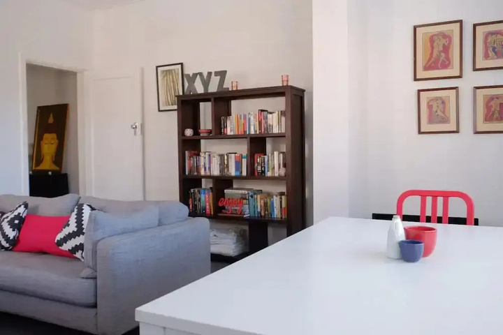 Room 4 of 10