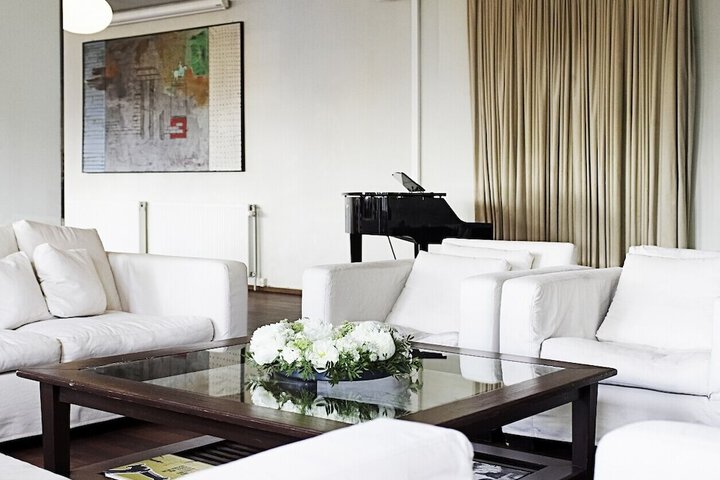 Lounge 55 of 71