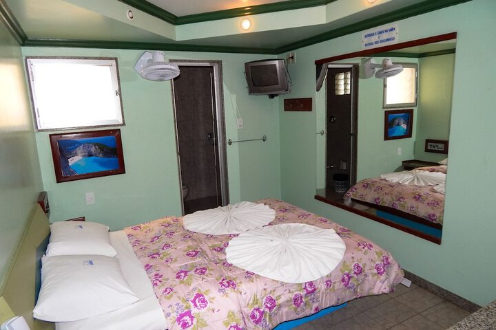 Room 8 of 28
