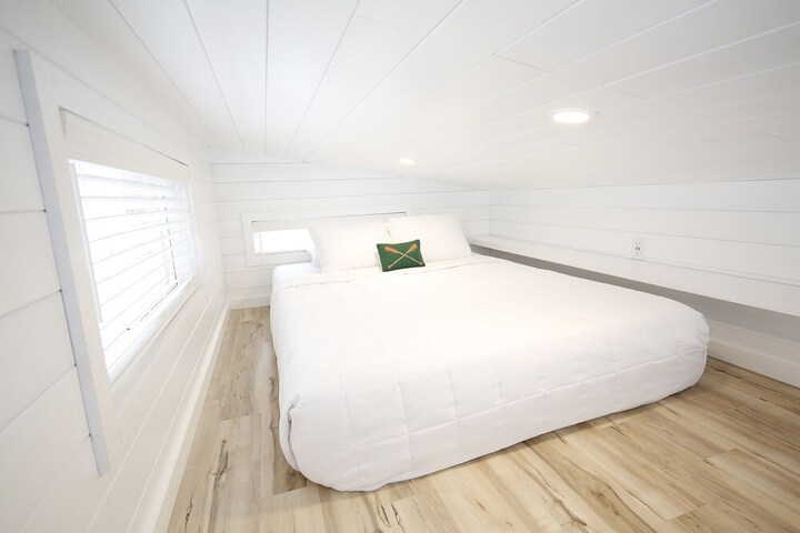 Room 30 of 129