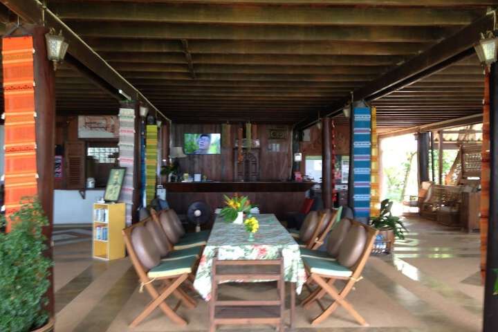 Lounge 49 of 71