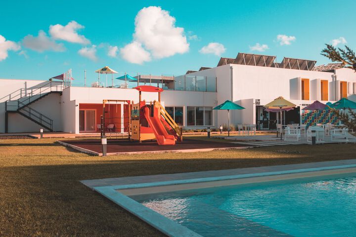 Hotel Exterior 60 of 65