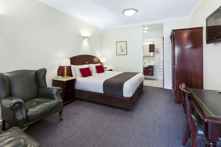 Room 4 of 78